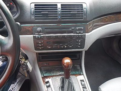 2002 BMW 325i 325i