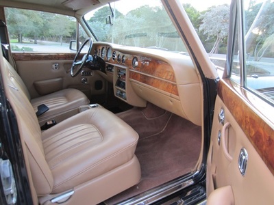 1977 Rolls-Royce SILVER WRAITH ll Sedan