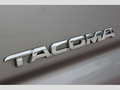 2015 Toyota Tacoma PreRunner Truck