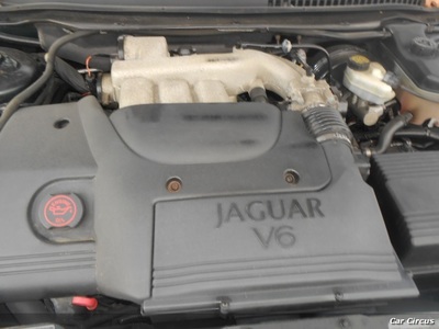 2002 Jaguar X-Type 2.5 AWD w/moonroof-One Owner!! Sedan