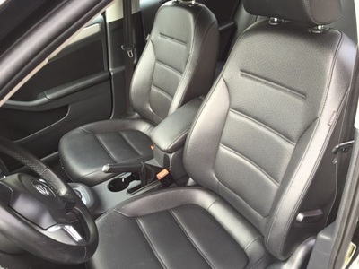 2013 Volkswagen Jetta SE Leather Loaded Sedan