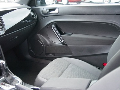 2014 Volkswagen Beetle-Classic 1.8T Entry PZEV Hatchback