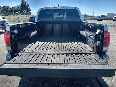 2021 Toyota Tacoma 2WD 2WD SR5 Double Cab 5' Bed V6 AT (Natl)