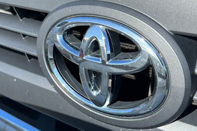 2014 Toyota Tundra SR5 CrewMax 5.7L V8 6-Spd AT