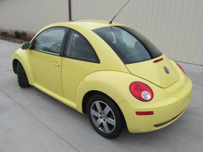 2006 Volkswagen Beetle 2.5 PZEV Hatchback