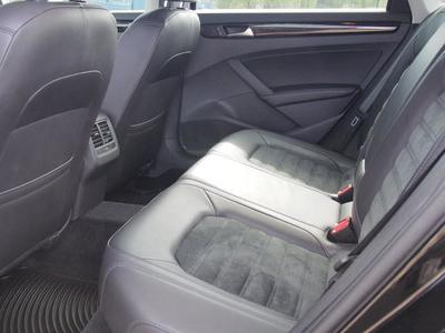 2014 Volkswagen Passat TDI SEL Premium Sedan