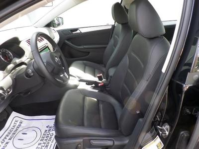 2013 Volkswagen Jetta SE, TRIPLE BLACK ,SILVER CERTIFIED Sedan