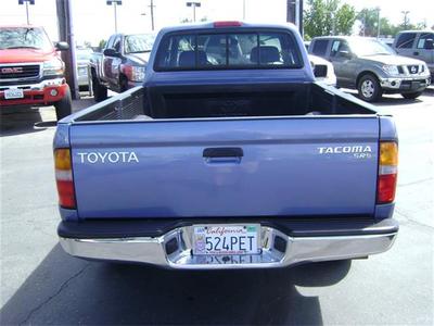 1999 Toyota Tacoma SR5 Truck