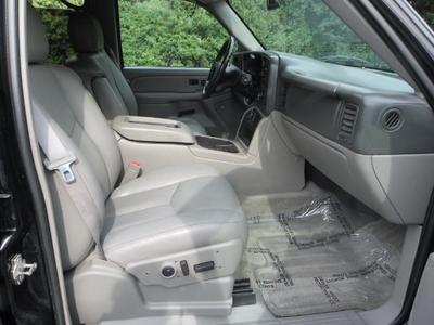 2004 Chevrolet Suburban 1500 LS SUV