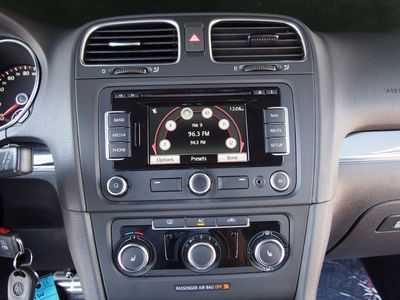 2011 Volkswagen GTI w/Sunroof & Navi PZEV