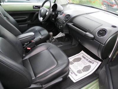 2008 Volkswagen Beetle S PZEV Hatchback