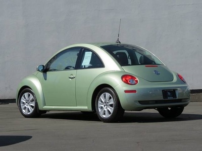 2008 Volkswagen Beetle S PZEV Hatchback