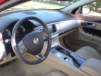 2011 Jaguar XF Premium Sedan