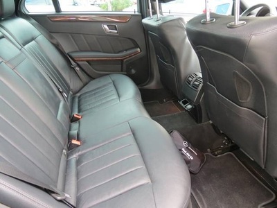 2010 Mercedes-Benz E550 Luxury Sedan