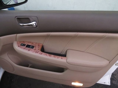 2004 Honda Accord EX w/Leather Sedan